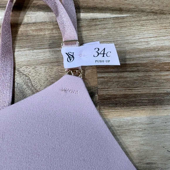 Victoria’s Secret Women’s Push-Up Bra 34C New with Tags - Picture 2 of 5